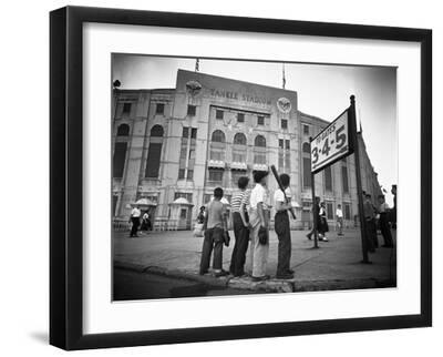 Boys Staring at Yankee Stadium - Black Framed Art Print Wall Art, 16x12