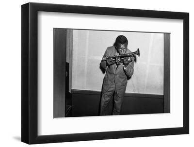 Miles Davis Kissing Trumpet - Black Framed Art Print Wall Art, 12x8